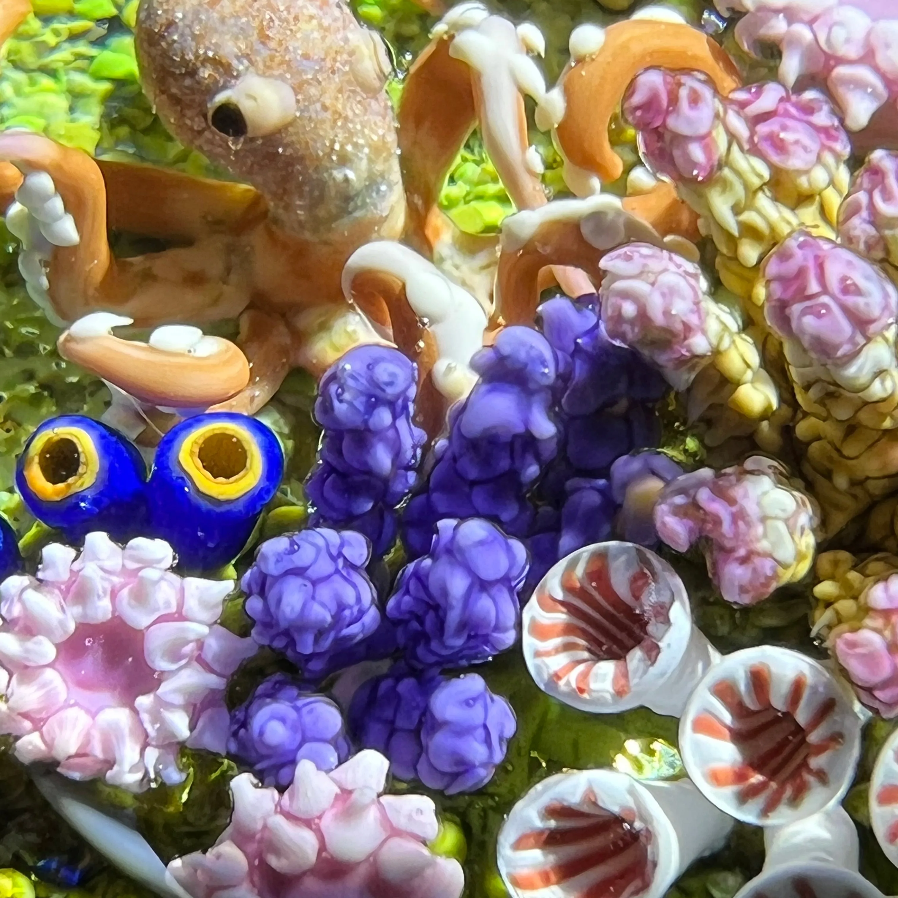 Cathy Richardson 2021 Flamework Glass Art Paperweight Octopus with Coral