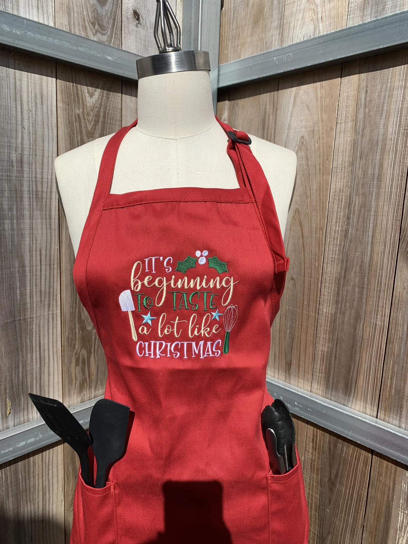 Christmas Baking Aprons - Gift Ideas
