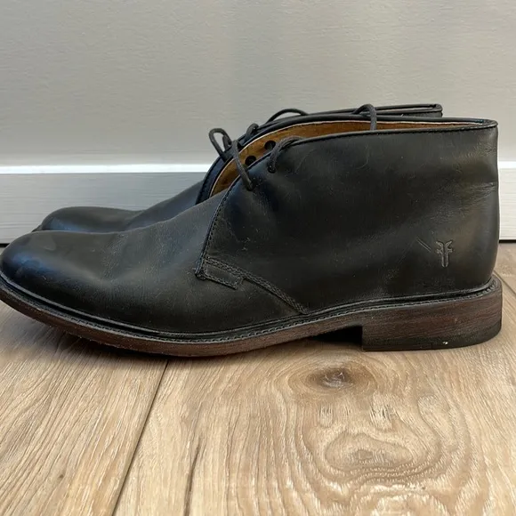 Frye Men’s Black Leather James Chukka Classic Boot Size 10D